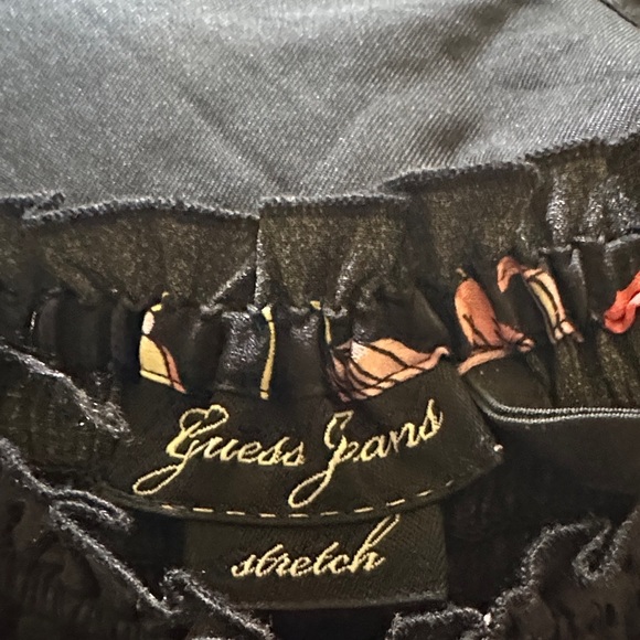 Guess Jeans  Black and Pink Floral Silk Blouse size M - Picture 2 of 5